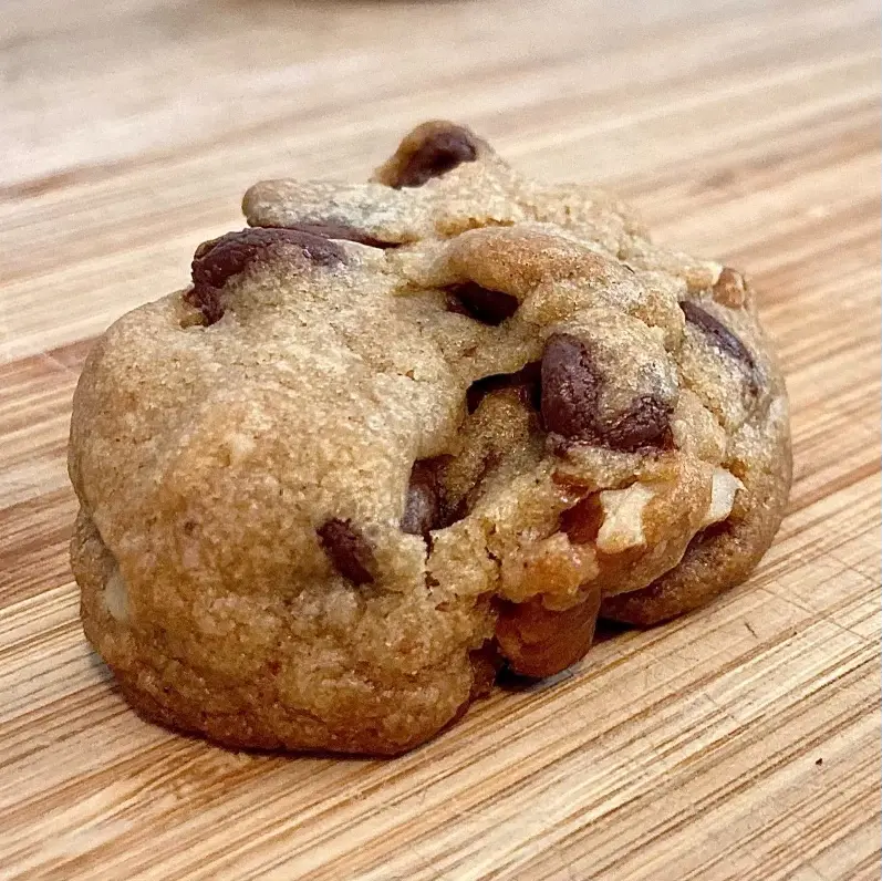 Chocolate chip cookie